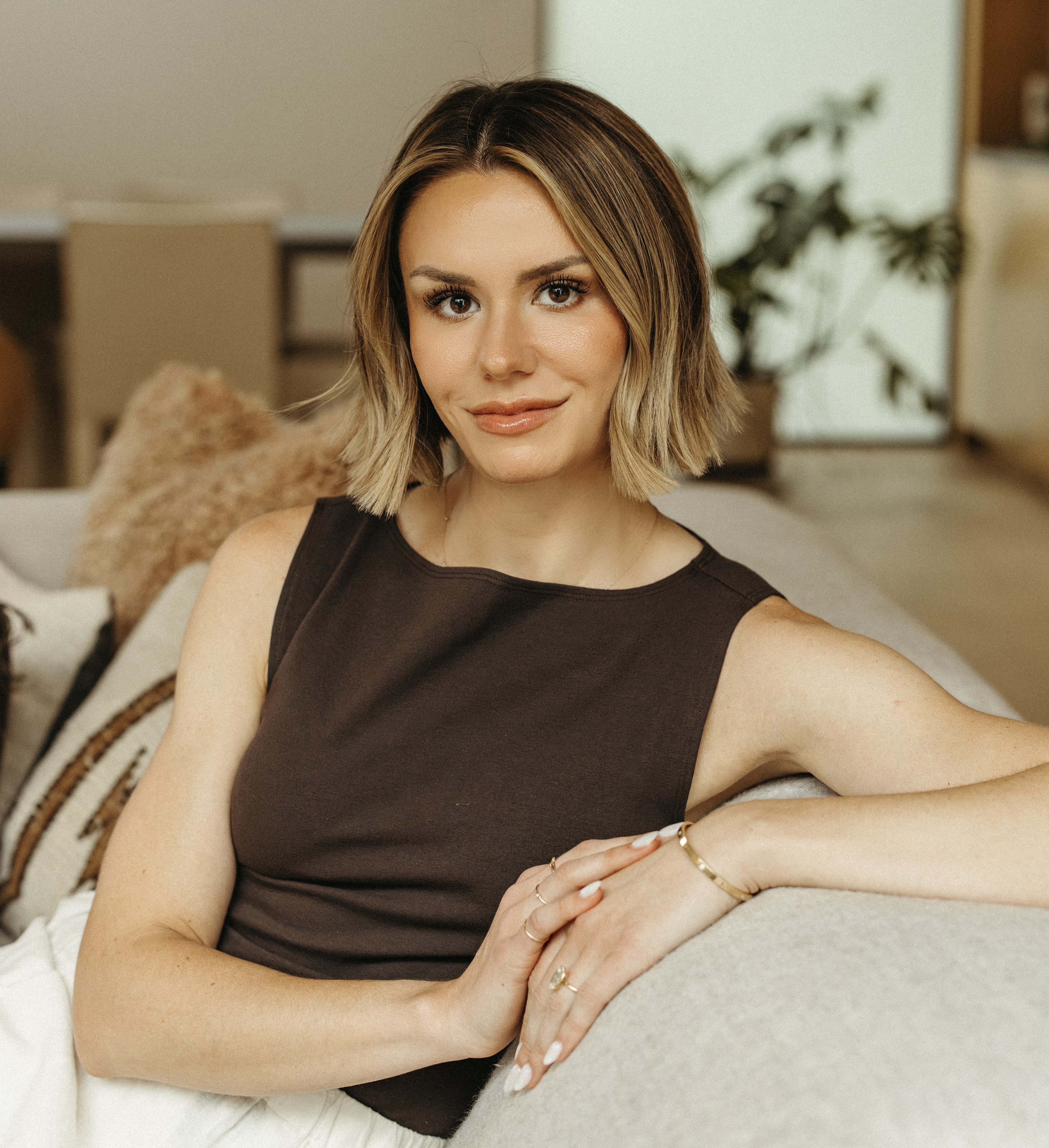 Mary Ellen Branisteanu